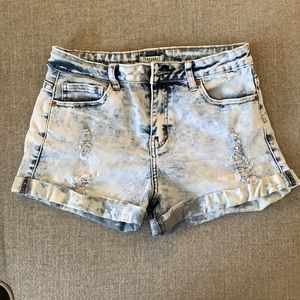 Whitewashed Jean shorts with blue stitching
